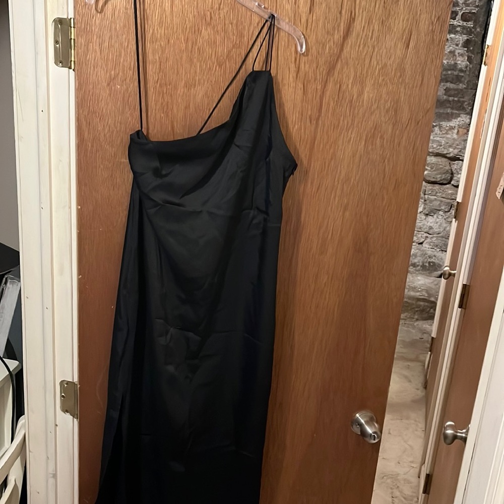 Finders Keepers black midi one shoulder dress size Medium